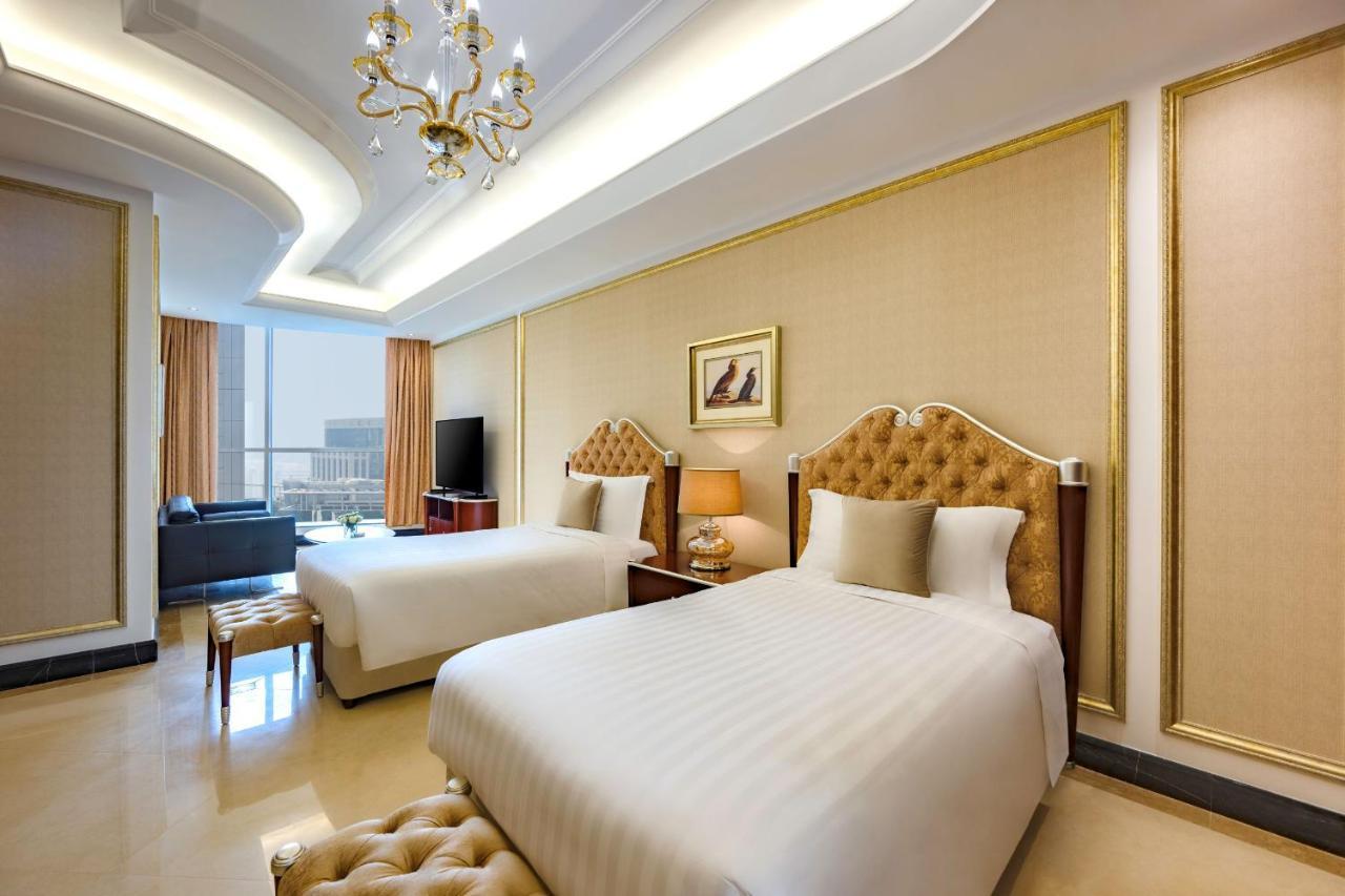 Otel Dusit & -