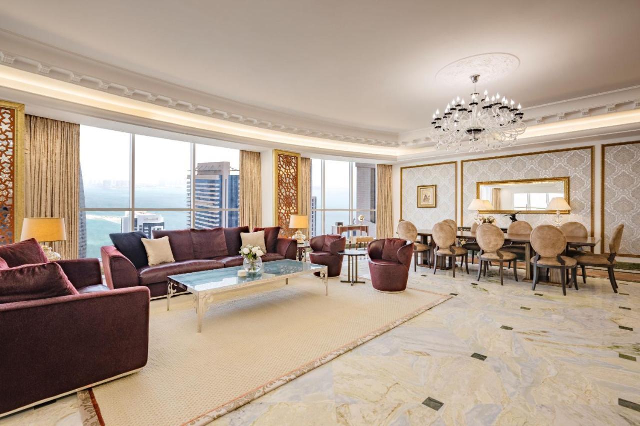 Otel Dusit & -
